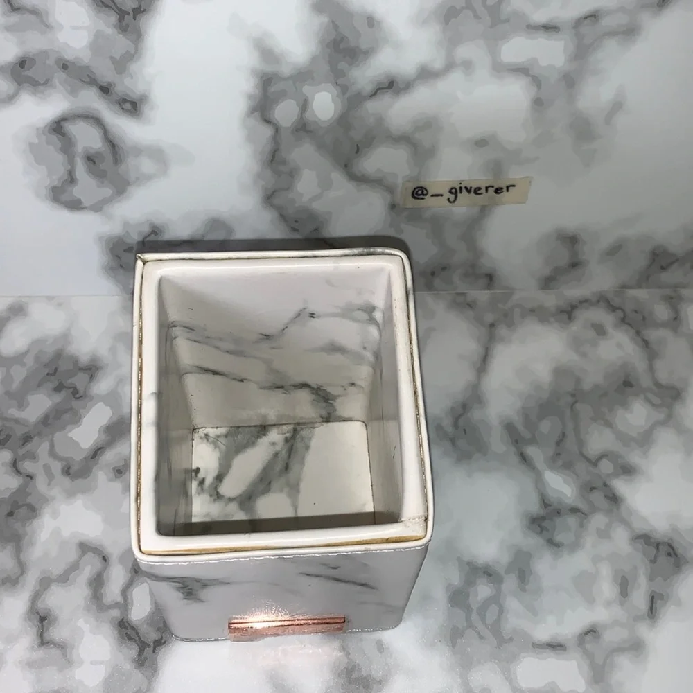 Marble Faux Leather BH Cosmetics Angled Brush Holder - Marble